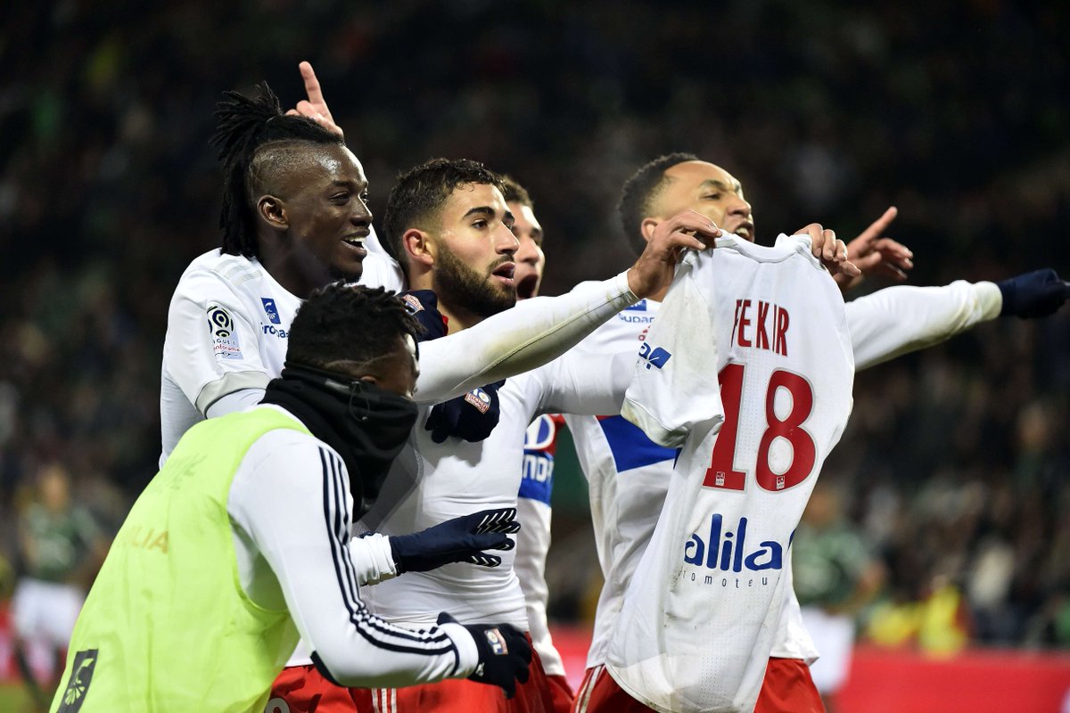 ActuFoot_'s tweet photo. Il y a 3 ans jour pour jour, l'OL humiliait l'AS Saint-Etienne (5-0) à Geoffroy Guichard.

Avec notamment cette célébration de Nabil Fekir. 👕 https://t.co/hSd3xkXLYs