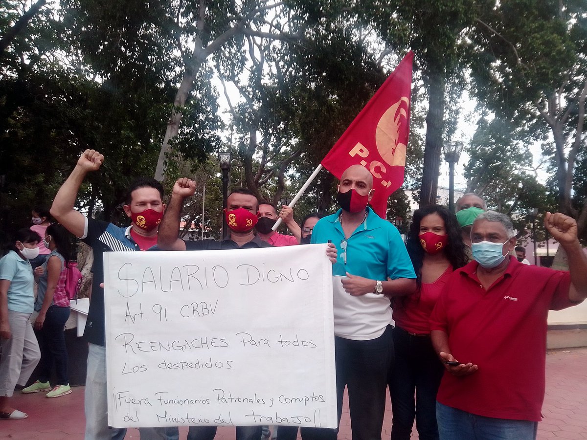 mujercombate's tweet photo. Las fuerzas de @aprfalcon y el @PCV_FALCON, junto a los candidatos a la AN @dmosquerajuliao, @erickanairym y @JBeltranLopez, se sumaron hoy a la protesta nacional por un salario digno y en rechazo a las acciones del gobierno en contra de los trabajadores. @PCV_Ve @APR_Venezuela https://t.co/GDk6570sfP