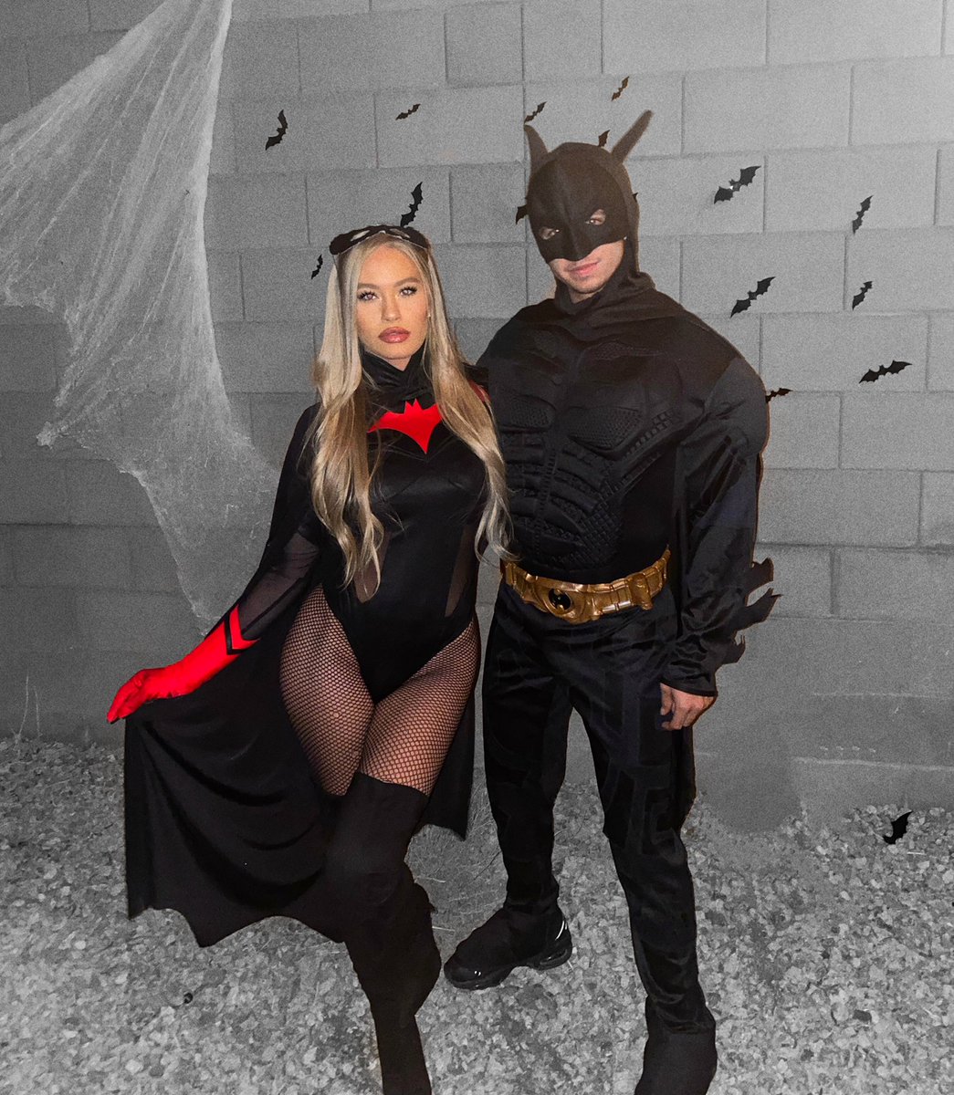 playsomejayy's tweet photo. It’s the ears for me 😂🦇 @rayneallred #WheresHarvey https://t.co/FawUaMzxIu