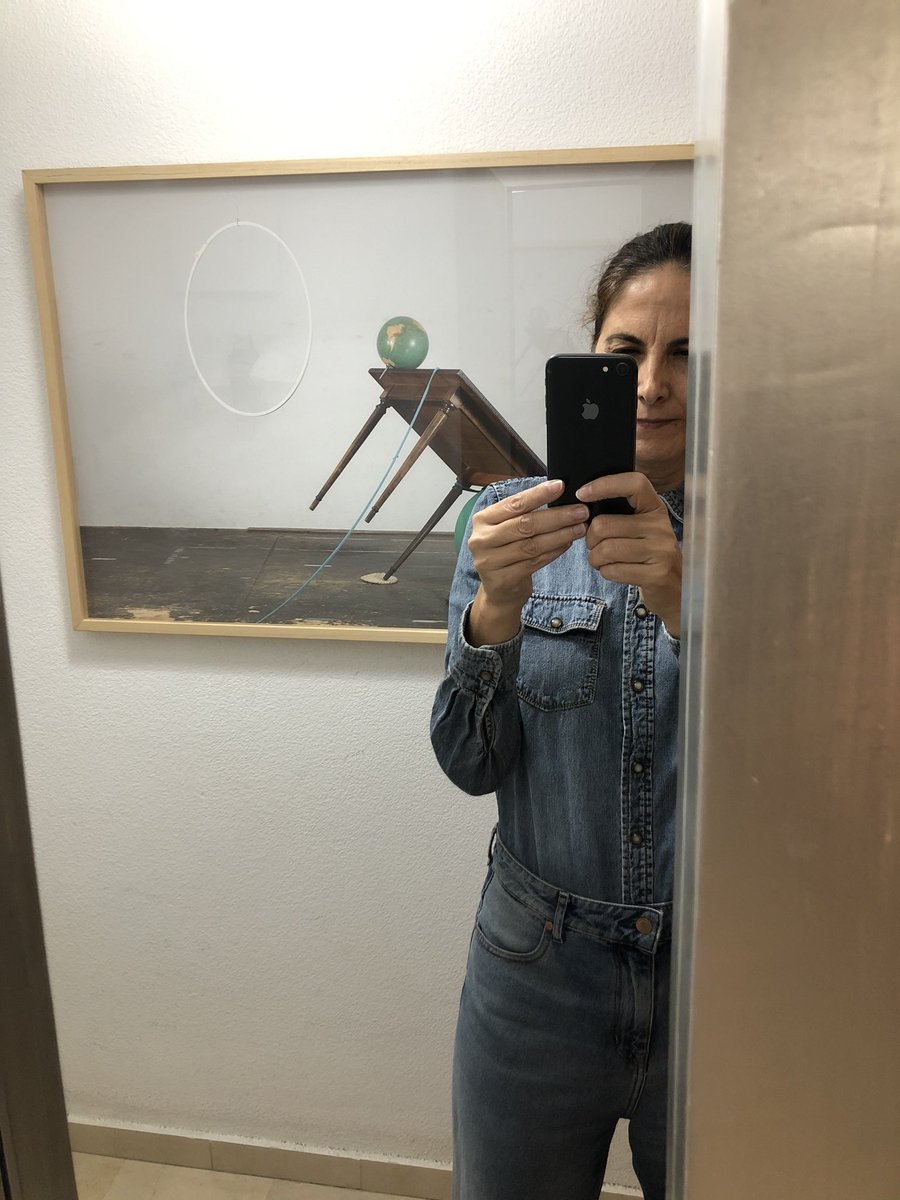 Ya está en #casa #Bodegón en equilibrio del #proyecto ‘Sobre todas las cosas/2016’ <a href="/arturo_comas/">Arturo Comas</a> Gracias <a href="/galeriaolvera/">ESPACIO OLVERA</a> #instalación #fotografía #escultura 
Emociónate, comparte e invierte en #artecontemporáneo 
#arturocomas #contemporaryart #artcollector