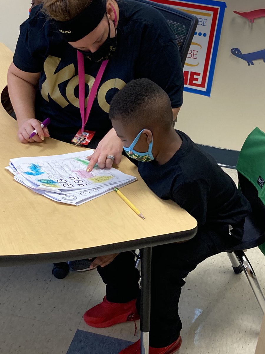 Manateecharter1's tweet photo. Our VPK students love the one-on-one support and care provided by our teachers as they learn about letter names and sounds. #csusa #mcspride #learning @LTMorris_EDU https://t.co/28lHnVqJfe