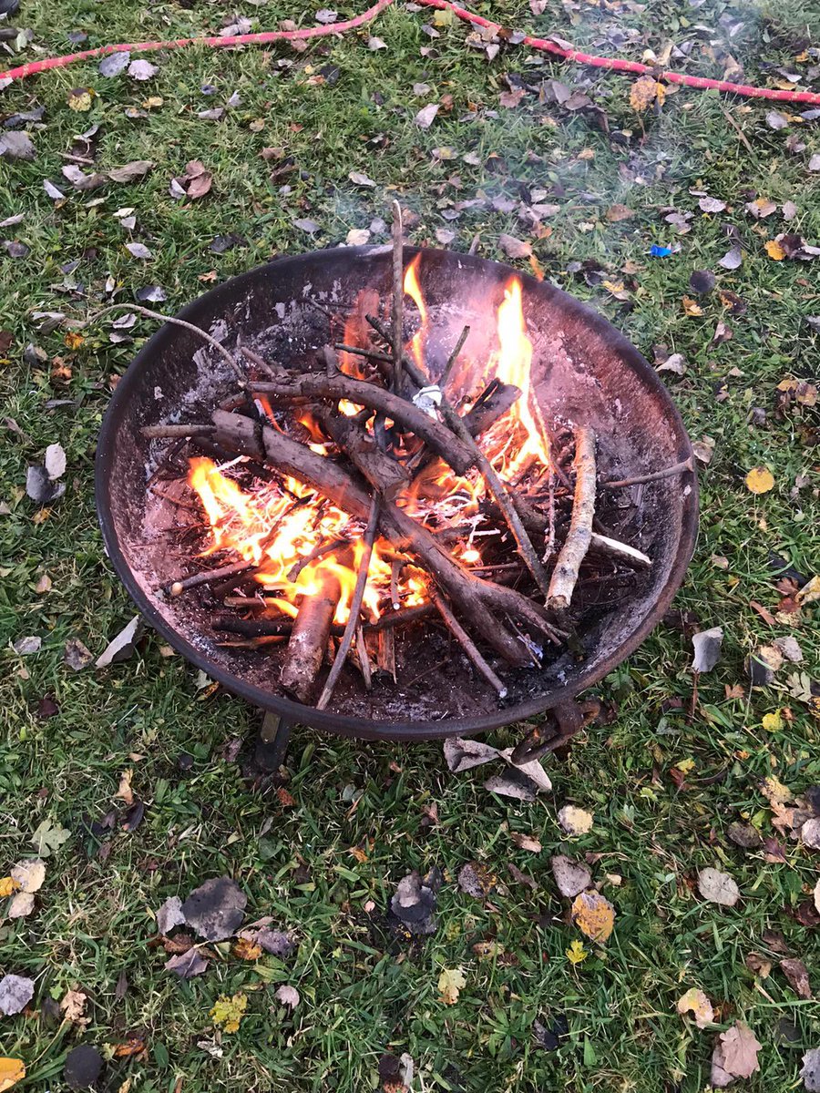 HumbieA's tweet photo. We were delighted that @wildsidenat was able to come along and teach us how to keep warm - including how to safely light and put out a fire 🔥 The children had an awesome time - thank you! #humbie #outdoorlearning #firesafety #childledplay #toasty https://t.co/VQjjjPmPUO
