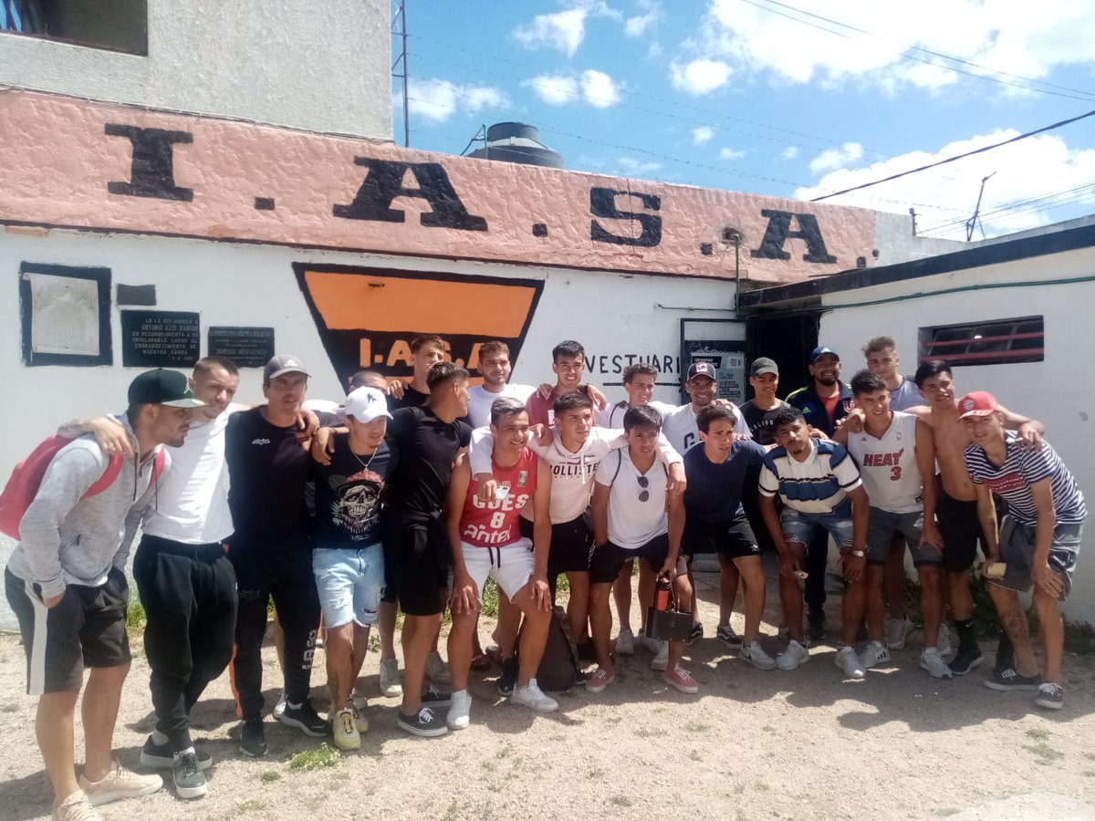 chirolamarzoa's tweet photo. Orgulloso de ustedes muchachos!!!,sub 19 Iasa https://t.co/NxZgtIuVhi