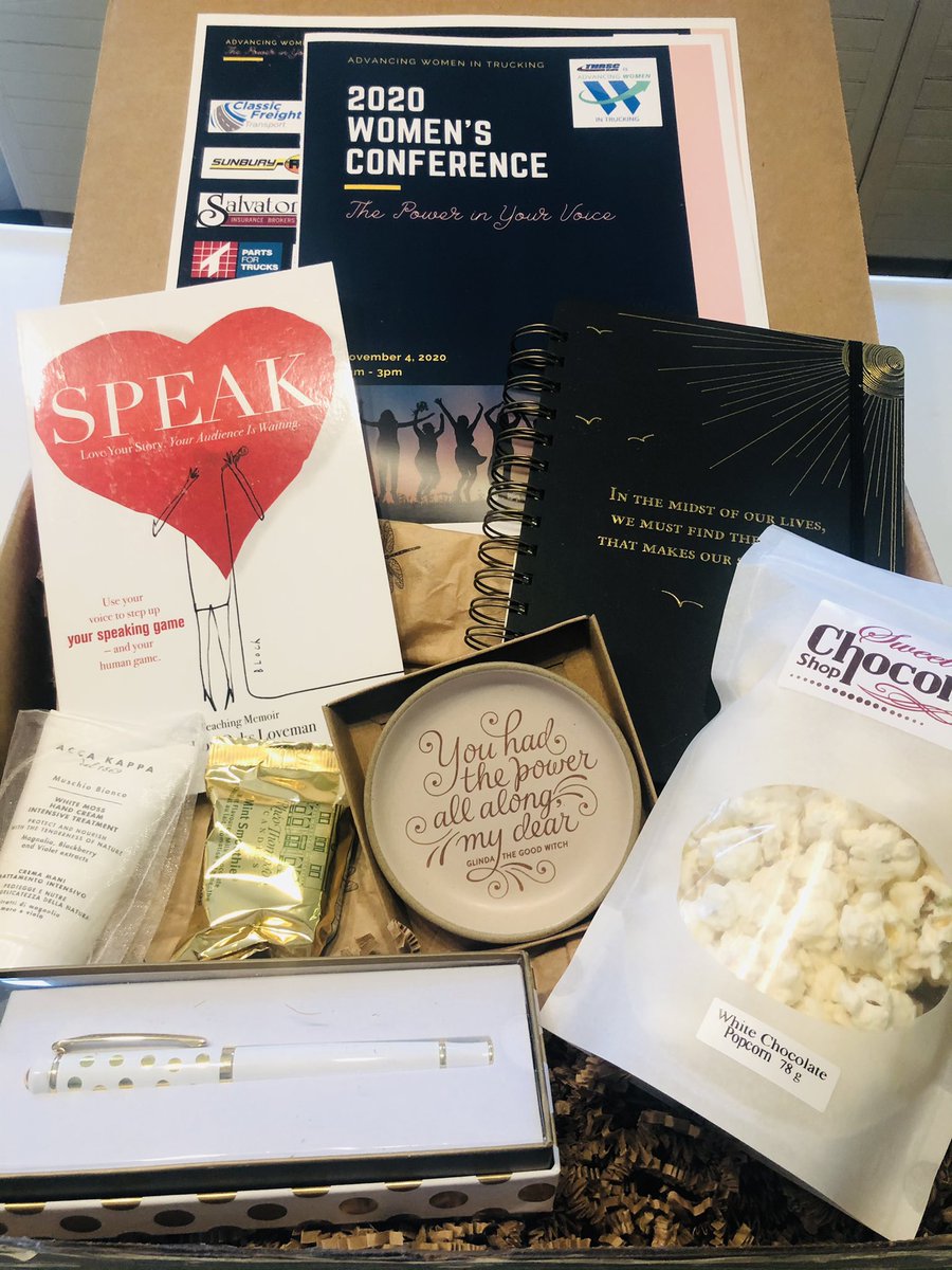 leannequail's tweet photo. Advancing Women in Trucking conference kit for the win. Amazing. Thank you @THRSC. #howisthisnottrending https://t.co/ojtxKec1f4