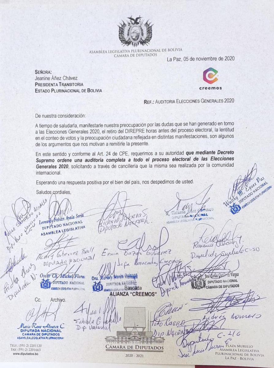 LuisFerCamachoV's tweet photo. Hoy por la mañana intentamos -sin éxito- hacer la entrega de una carta a la presidenta transitoria @JeanineAnez en la que solicitamos se ordene mediante Decreto Supremo una auditoría completa al proceso electoral y las Elecciones Generales 2020. 
Sigue https://t.co/TIw0M23ldg