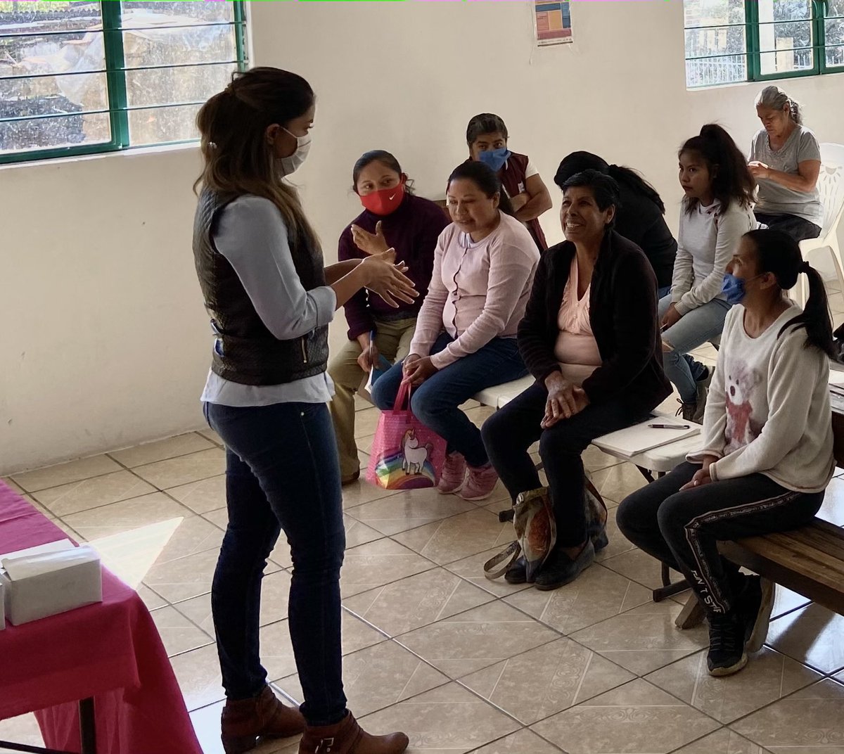 MISAC_Pue's tweet photo. En conjunto con el Sistema Producto Aguacate del Estado de Puebla, dimos inicio al Programa 🥑"Mujeres productoras de aguacate, mujeres líderes". 🔵Con el objetivo de generar condiciones para la igualdad de género y dar herramientas necesarias para lograr su empoderamiento. https://t.co/vQxVoxjDF0