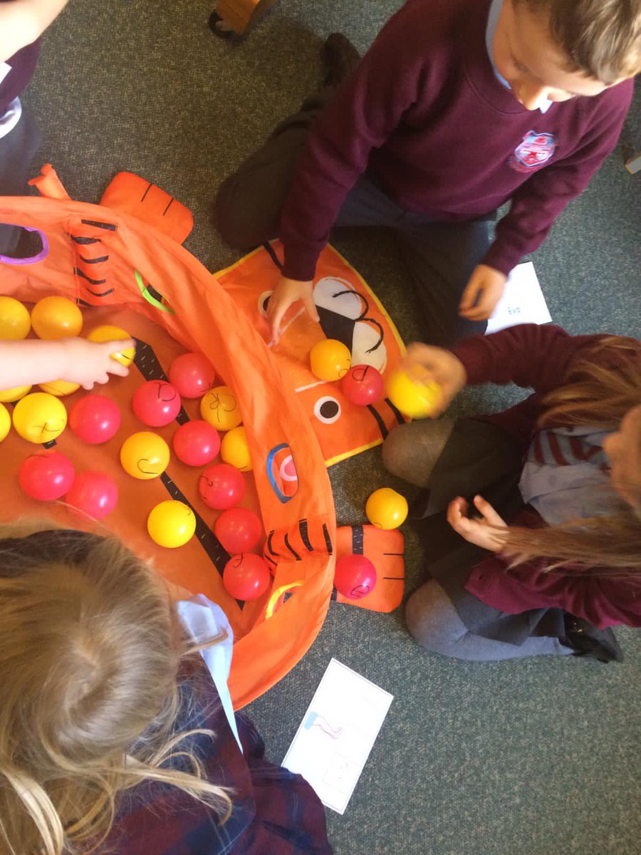 stpeterspsna's tweet photo. Our P1 children are so skilled in blending and segmenting words.  They use techniques learned in dedicated daily phonics sessions to encode and decode all around the classroom! #phonics #readingisforever @anneglennie https://t.co/WMVd5sM48T