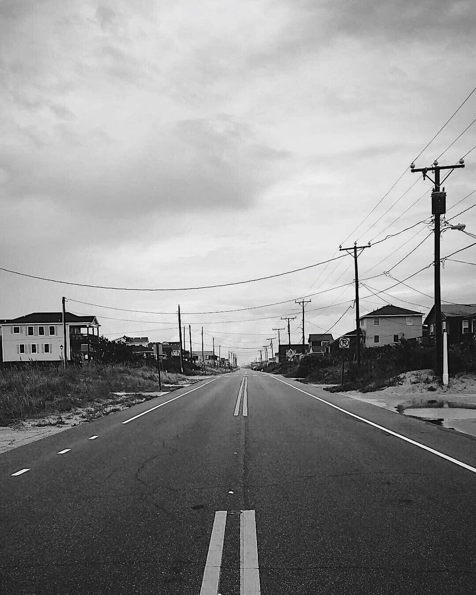 ThreeDogInk's tweet image. Outer Banks aesthetic 🖤