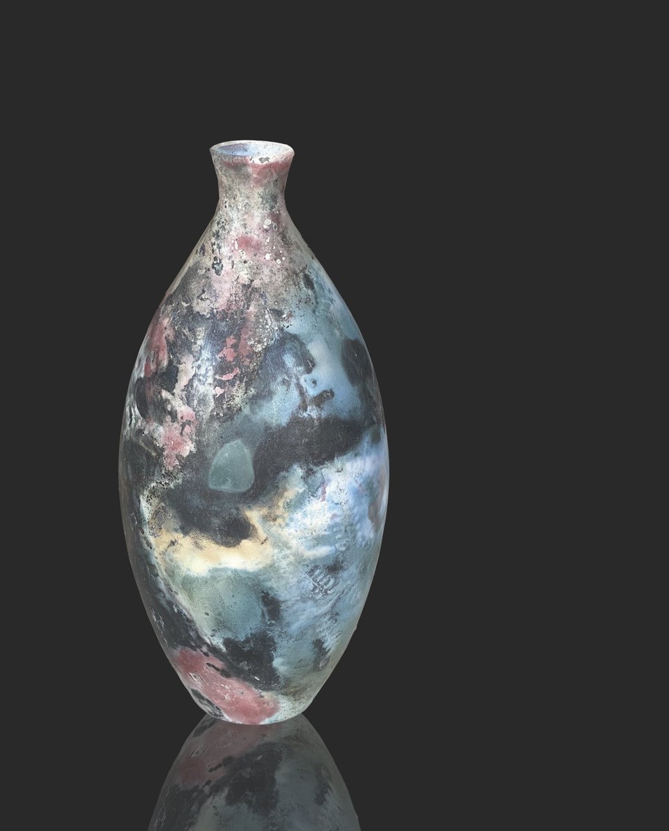 gallerycheshire's tweet photo. This beautiful small pot by Kit Andrews features in our current exhibition.
#KitAndrews #TheCornishPotter #CeramicCollector #exhibition #ContemporaryCeramics #Stockport #Cheshire https://t.co/EIg85cqxm3