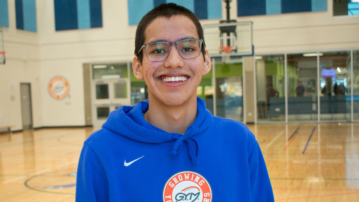 gymovers's tweet photo. 🌟#Spotlight on #Youth 🌟

This week we're celebrating Deleelyn Hunter! We are so happy to have him back this year! In his free time, you can find him enjoying his favourite #pizza (pepperoni bacon 🤤) and a #game of Apex Legends. 🍕🎮

👇Find out more:👇 https://t.co/Xc81Bw4D7a https://t.co/XNzqddCqxW
