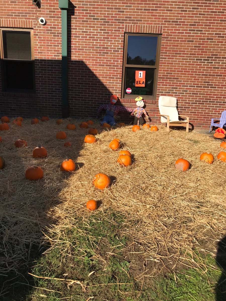 BCSDAandI's tweet photo. BBE's students enjoyed their "field trip" to the BBE Pumpkin Patch! They did various hands-on ELA and Math Pumpkin activities! @BulldogsBBE https://t.co/Cu6xv6CSFx
