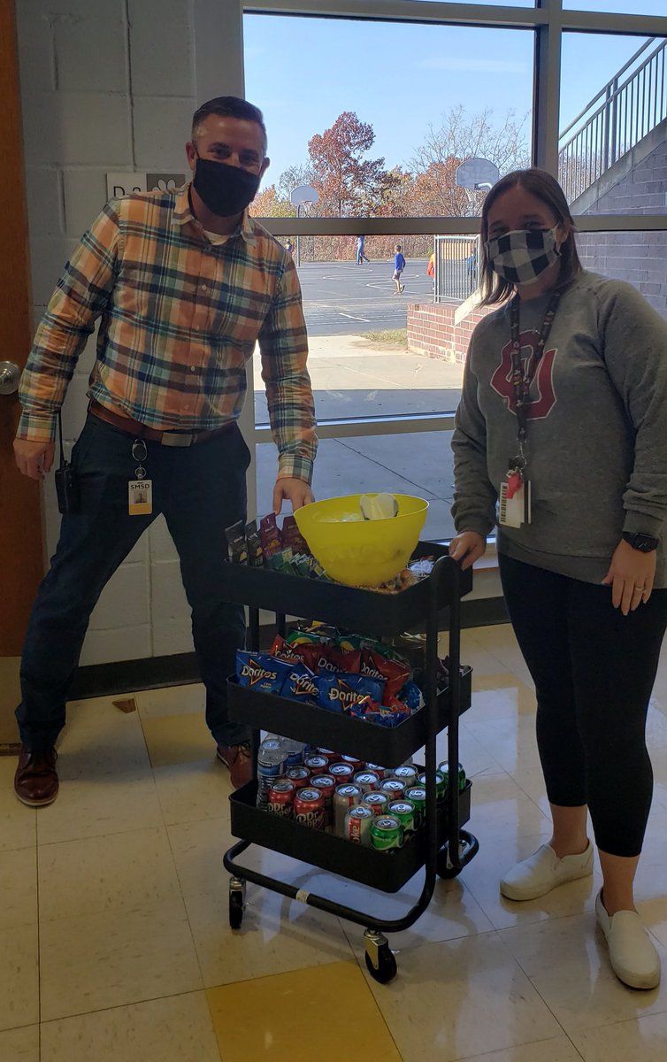 Ray Marsh principal, Kasey Weishaar, and instructional coach, Angela Harris, visiting staff with a Kindness Cart.
They are amazing!