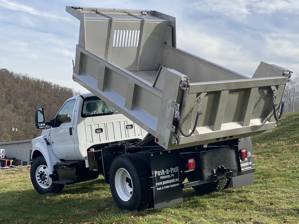 PGHPlows's tweet photo. Show me your dumps! #dumpslikeatruck #fordf650 #industrialtruckbodies #stainlessdumpbody #foreverdump https://t.co/8CyabAJR8I
