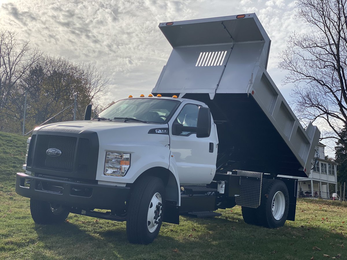 PGHPlows's tweet photo. Show me your dumps! #dumpslikeatruck #fordf650 #industrialtruckbodies #stainlessdumpbody #foreverdump https://t.co/8CyabAJR8I