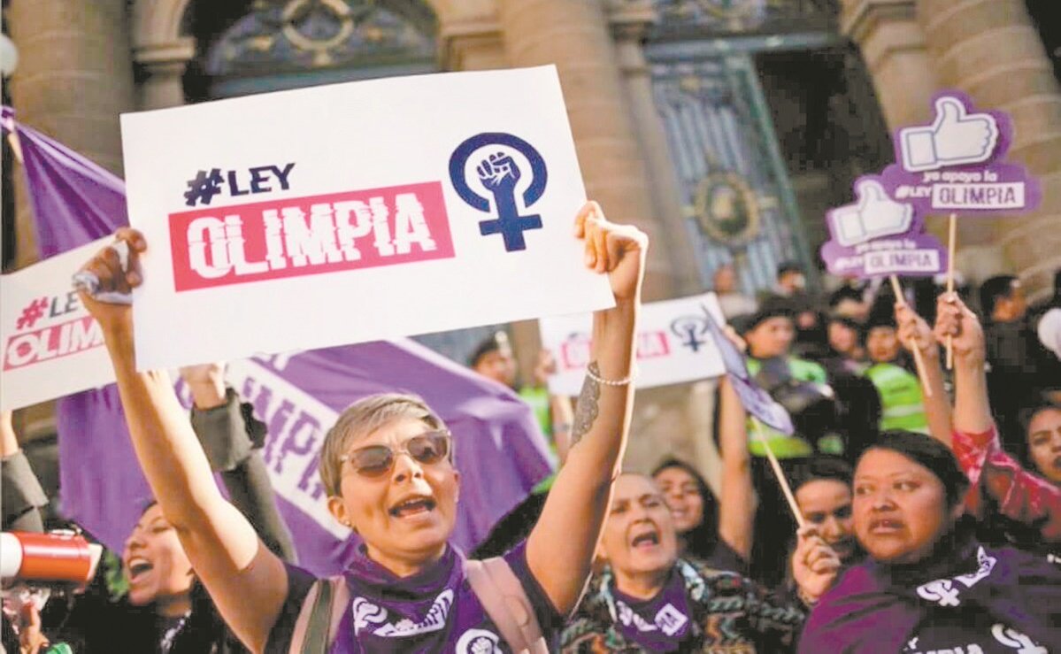 El_Universal_Mx's tweet photo. 🚨 #ÚltimaHora🚨 Senado aprueba Ley Olimpia en todo el país, para castigar difusión de fotos íntimas sin consentimiento https://t.co/uAvBana42N https://t.co/rV8HcA0Gqs