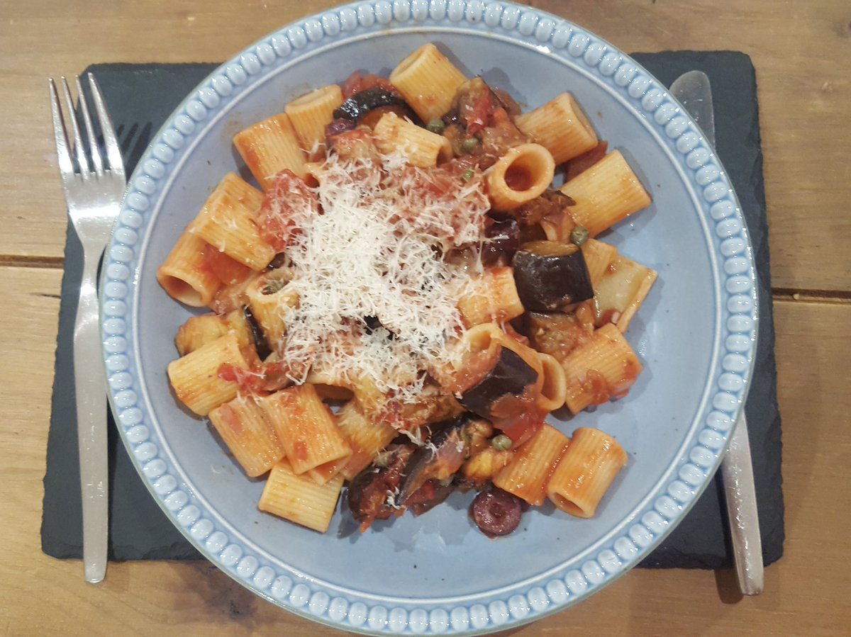 Tried another recipe from the <a href="/HairyBikers/">Hairy Bikers</a> #veggiefeasts cookbook. Roasted aubergine pasta. Delicious! #vegetarian food