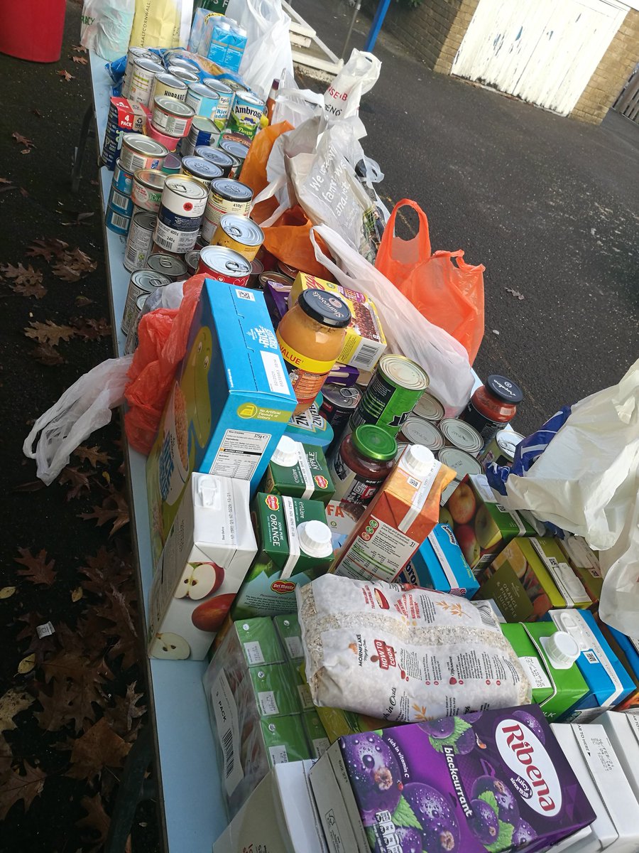 BracknellLions's tweet photo. Thank you @WildridingsPS  community for supporting the @FoodbankBrack with the lions again #partnership #giving #local #community https://t.co/zZrkWdjxu9