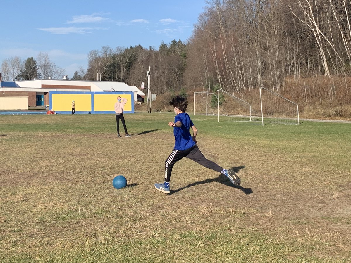 wsdvtschool's tweet photo. 5th grade kickball is pretty exciting at Westford School today! #5thgradePE #wsdPE #kickballgame #wsdsch #EWSD https://t.co/kbRZ28DCwG
