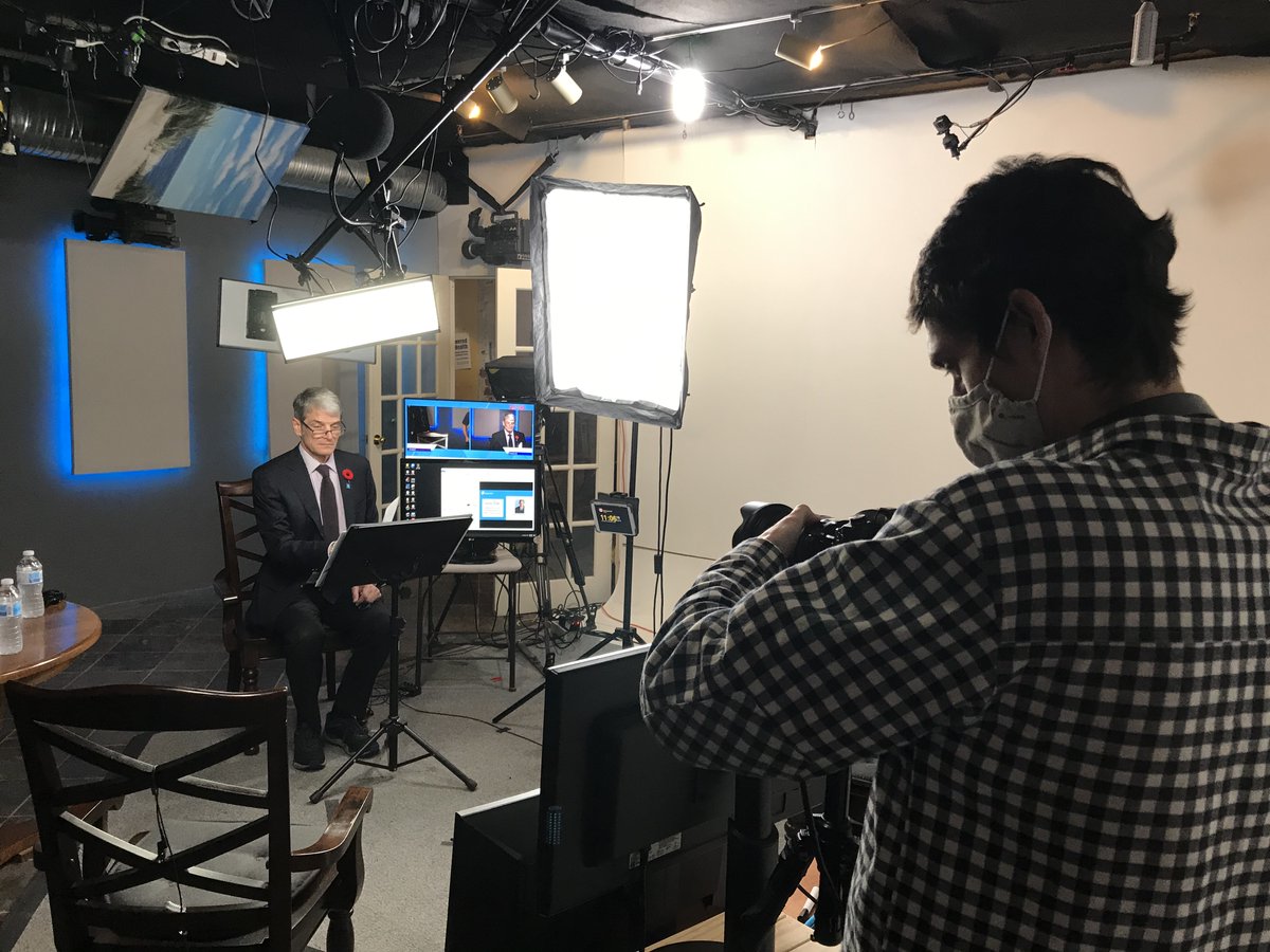 TransLinkNews's tweet photo. Getting ready for @TransLink CEO Kevin Desmond’s final address to the @BoardofTrade! Watch for live tweets on this thread. https://t.co/DnReaJktAs