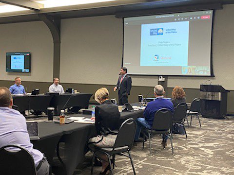 PeteNajera1's tweet photo. I am grateful for rockstar partners like @rlgroene, @StephanieHarder and the entire team at @TextronAviation who give back to the community through their support of the @unitedwayplains. Together, we will advance the common good. #PeopleHelpingPeople #UnitedWeWin #ILoveWichita https://t.co/4Zju7xhtuf