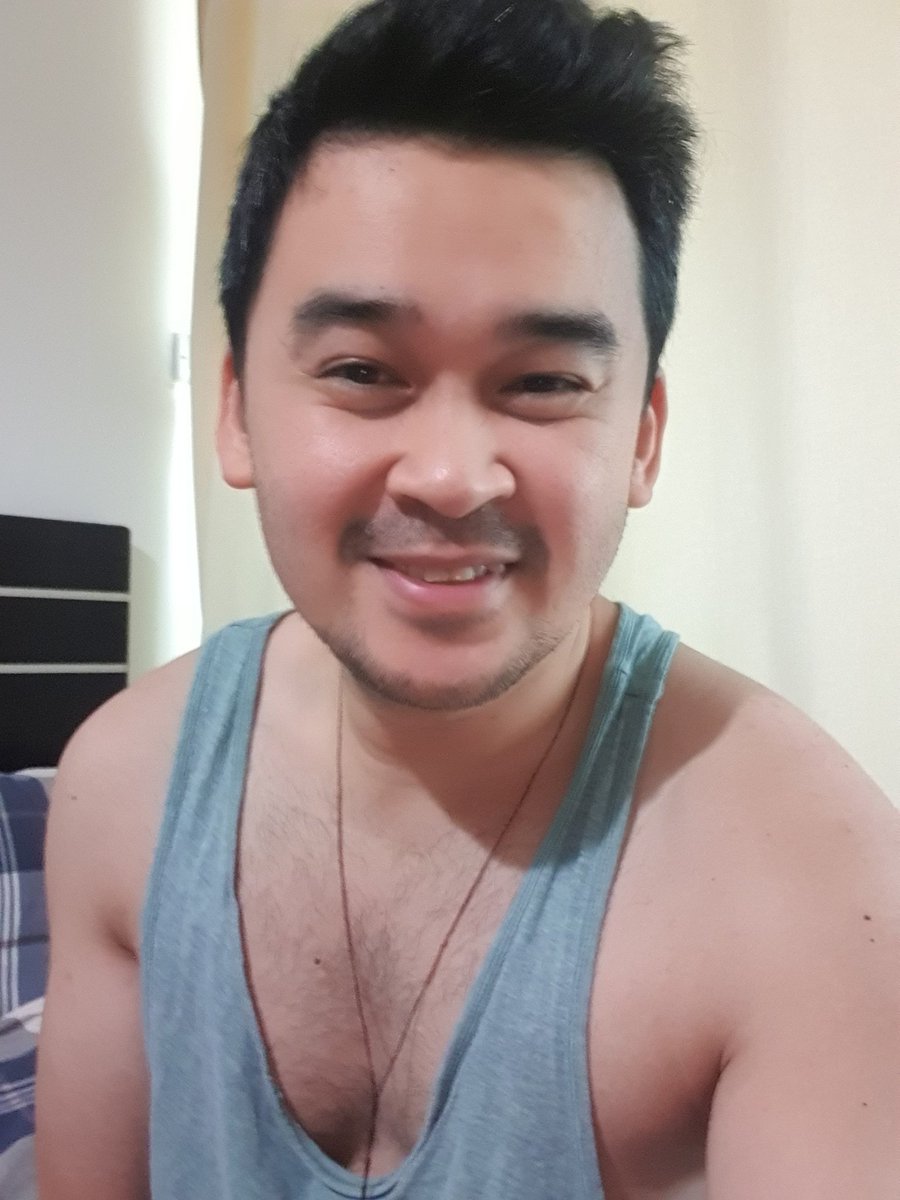 gani_bear's tweet photo. #awkwardsmile
I don't know how to wink... hahaha
I don't know how to smile on selfie's
Can someone teach me how to smile on pics??? https://t.co/3AK9yWnDXI