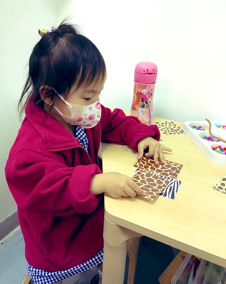 anfield_schhk's tweet photo. The children in #BearClass have been pattern explorers this week! They have matched patterns to animals and created their very own patterned snakes π #AnfieldSchoolHK #HongKongSchools #InternationalSchoolHK #LagunaVerde #Kindergarten https://t.co/l4me4xPAEG
