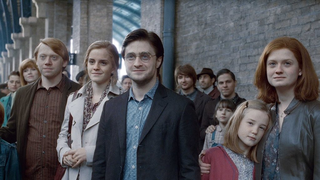 soulofstories_'s tweet photo. what's a spin off tv series you'd like to see?

• Dumbledore &amp; Gridenwald growing up (well there's fantastic beasts)
• Life for the Big 3 after Hogwarts
• The First Wizarding War https://t.co/HPySAdC360