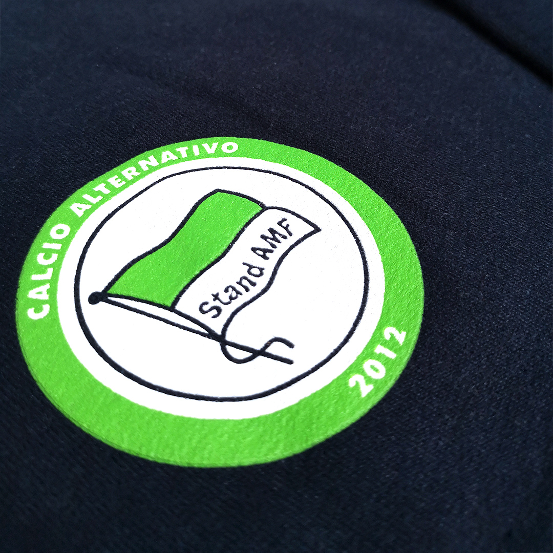ỊSTAND JUMPERS GOING CHEAP！

The long goodbye for the fanzine continues and we have a few sweatshirts left to see you through the winter months.

Limited sizes available for £20 + p&amp;p. These will be the last merch we ever do. 

standfanzine.bigcartel.com/product/preord…