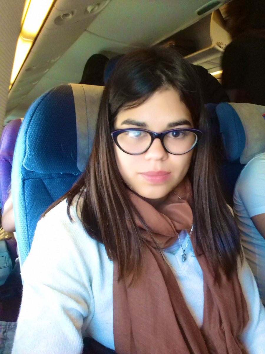 emmycasas's tweet photo. Mi cara de susto cuando me subí al avión 🤣🤣 https://t.co/Gp4SNmRtpb