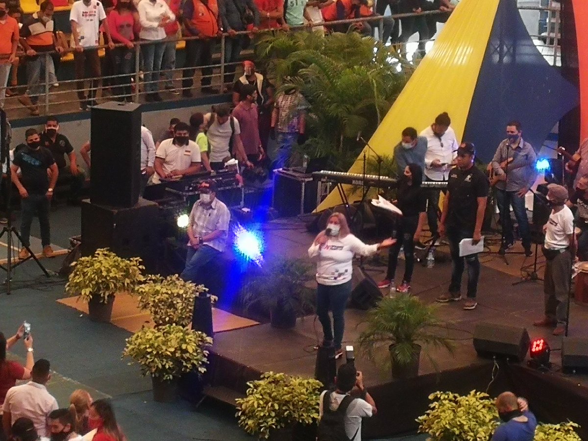 redintergranfe's tweet photo. @RIntercircuital desde San Cristóbal en este Inicio de Campaña Electoral Apoyando Nuestros Candidatos a la Asamblea Nacional @PSUVTachira por el Circuito 2 #JohanaRosales #JoseRojas Circuito 3 #MartaGallo #CarlosTovar
@MPPEDUCACION
@ZonaEducTachira
@charlychaves https://t.co/zEM9lkxssw