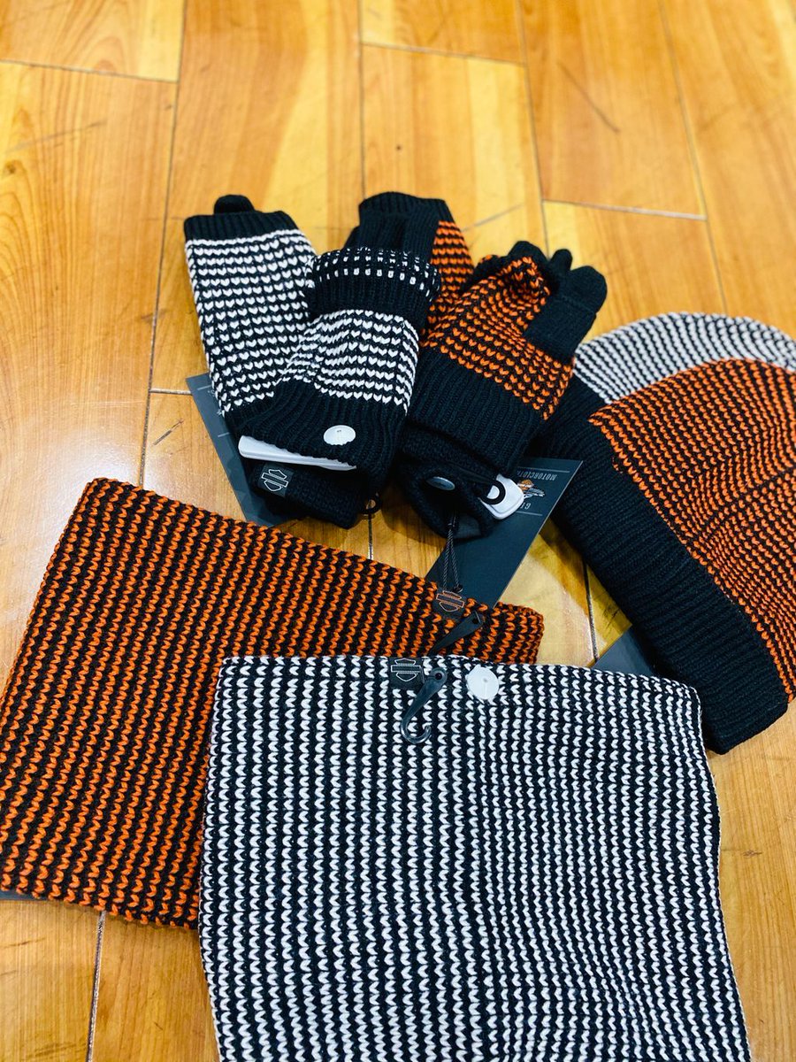 HDofDC_'s tweet photo. These matching hats, gloves and scarf are super cute!   

#hdofdc #winterready https://t.co/x9o8sRUOWl