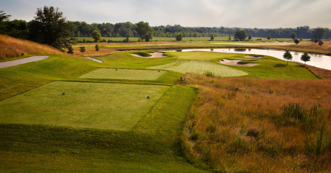 RiversideCasino's tweet photo. Here is a gorgeous look at hole 6 at Blue Top Ridge Golf Course. Book your tee times now before the season ends! The #Golf Shop may be reached at 319-648-0044 or by going online at https://t.co/rOwRAaHiox. #rcgr #bluetopridge #elitecasinoresorts https://t.co/TGLyq94o8T