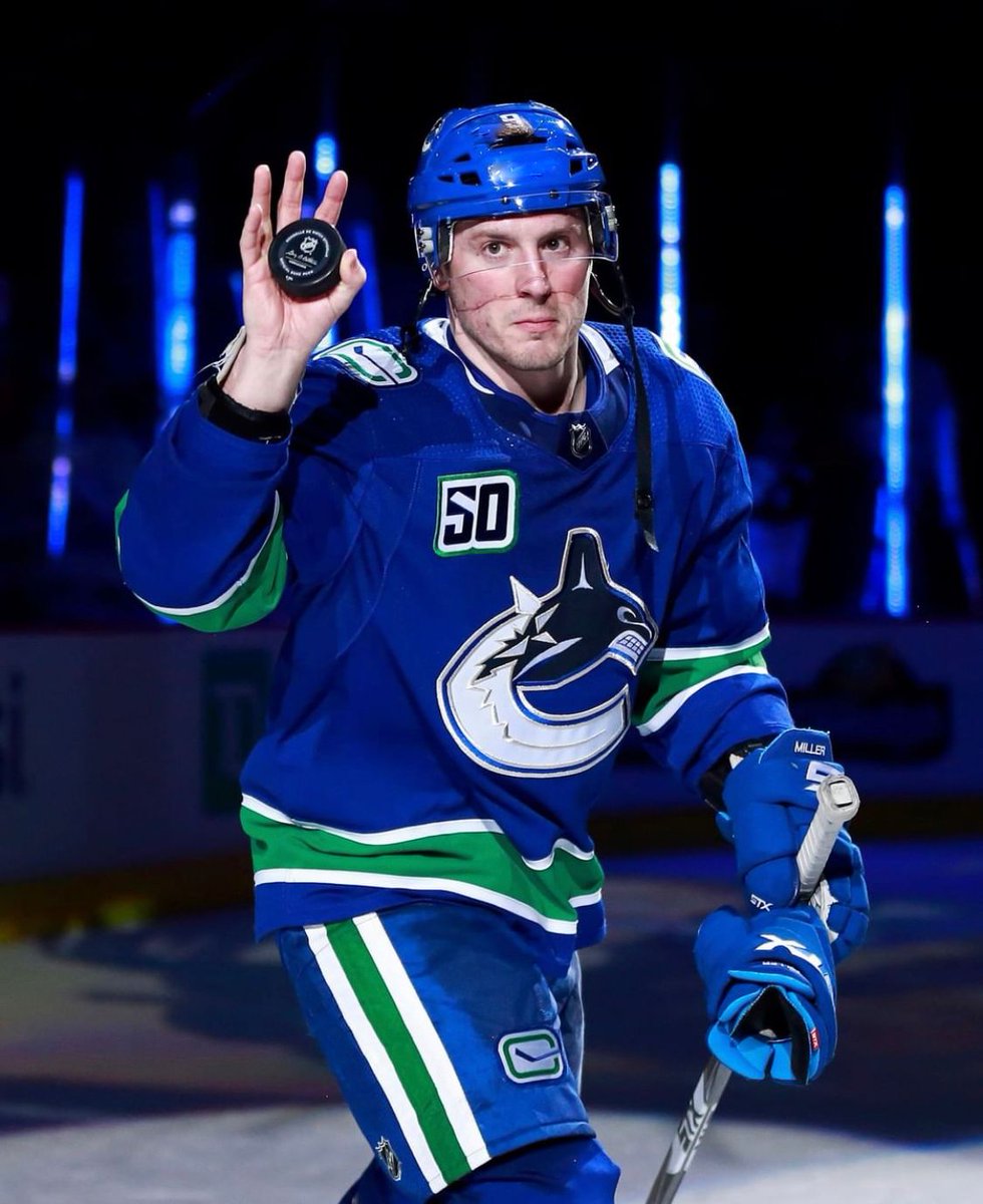 RAISE YOUR HAND IF YOU'RE READY FOR FRIDAY 🙋