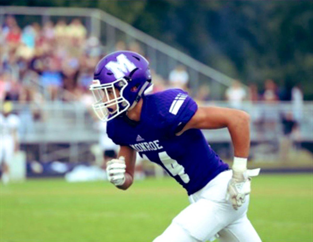 MonroeCanesFB's tweet photo. Long Live The King 🤴 WR Bryant Olson is MAHS Homecoming King. @MonroeArea @CheerMahs @mahssportszone https://t.co/T27tEKHq8S