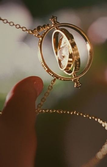 soulofstories_'s tweet photo. which magical *object* would you want?

• felix potion for good luck
• flying broom
• time turner necklace for time travel https://t.co/UQu6LP3JFF