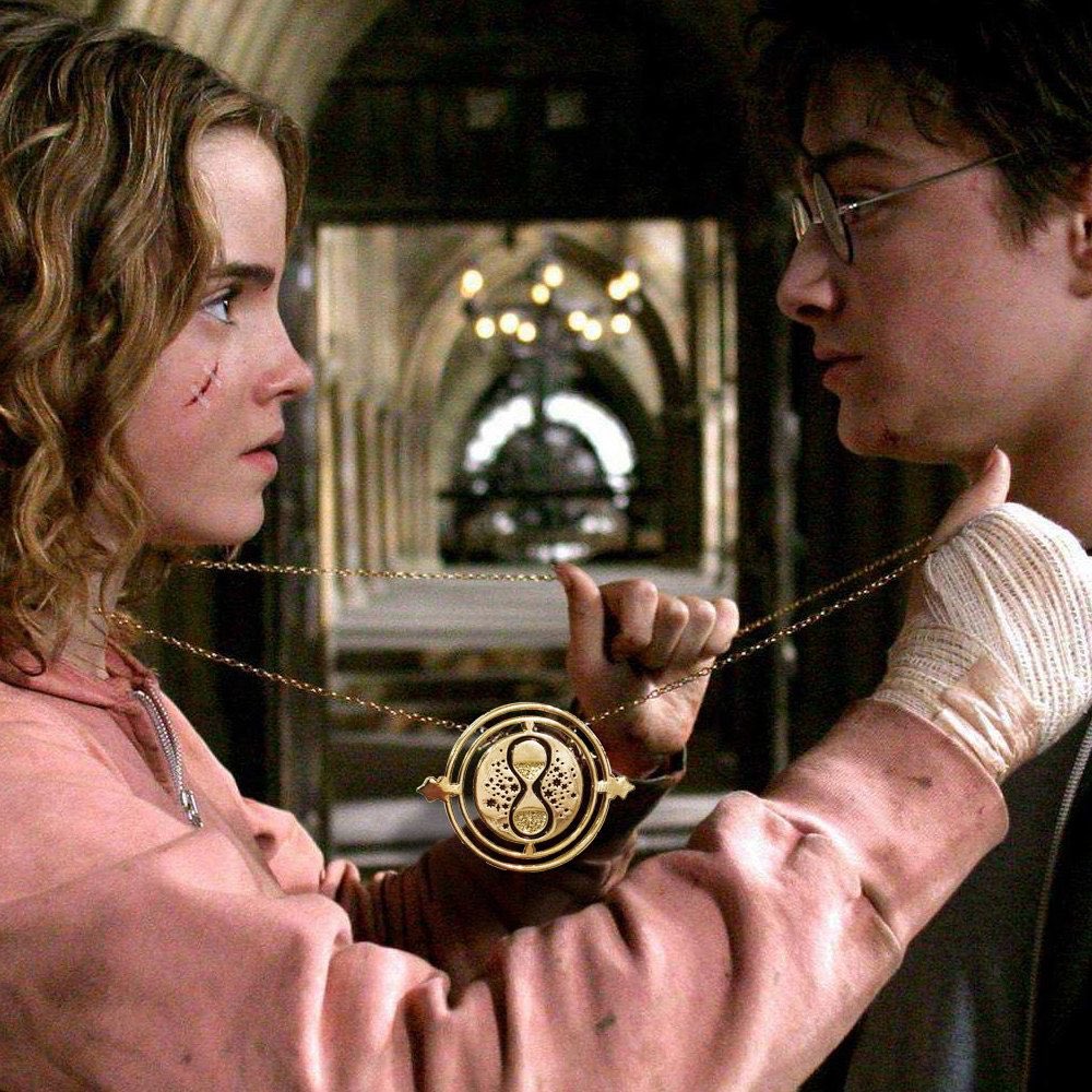 soulofstories_'s tweet photo. which magical *object* would you want?

• felix potion for good luck
• flying broom
• time turner necklace for time travel https://t.co/UQu6LP3JFF