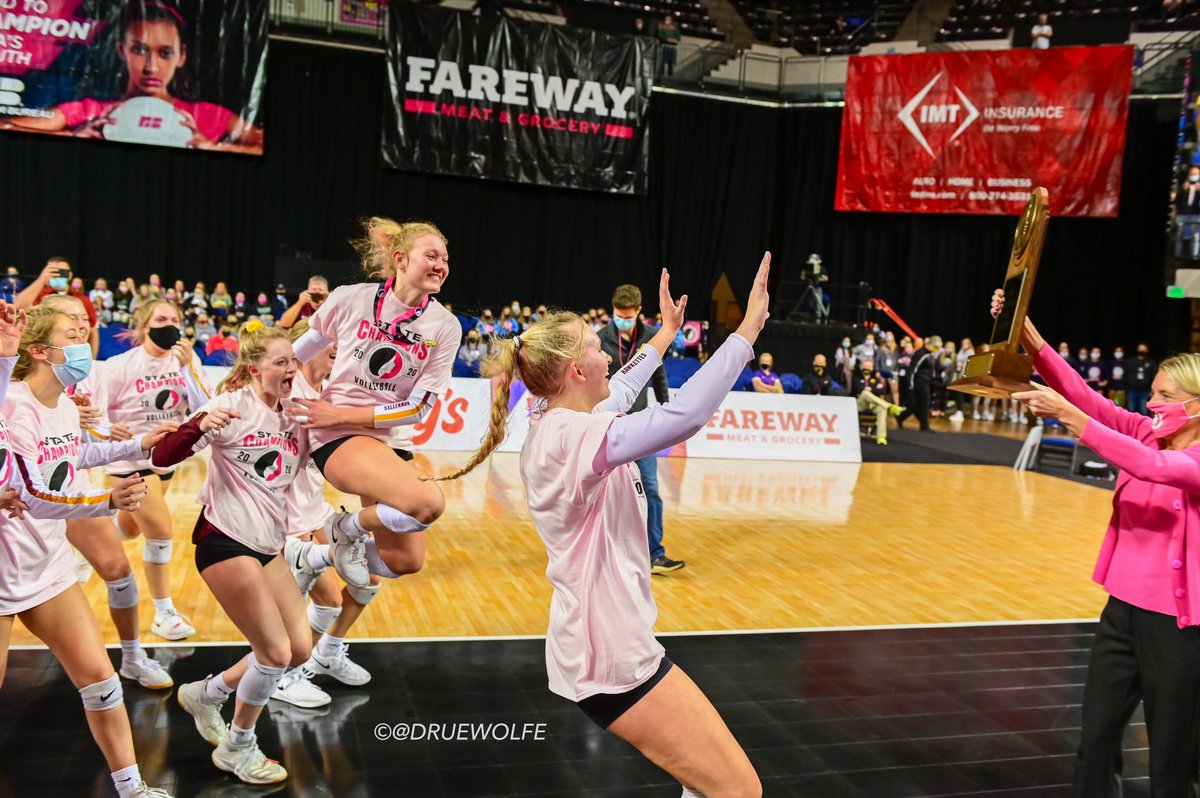 druewolfephoto's tweet photo. Congratulations to your State of Iowa class 5A Volleyball Champions - The Ankeny Hawkettes!!! @VB_Ankeny @Ankeny_Hawks @IGHSAU #statechampions #hawkettes #ahs #volleyball https://t.co/dKuVEELL2Z