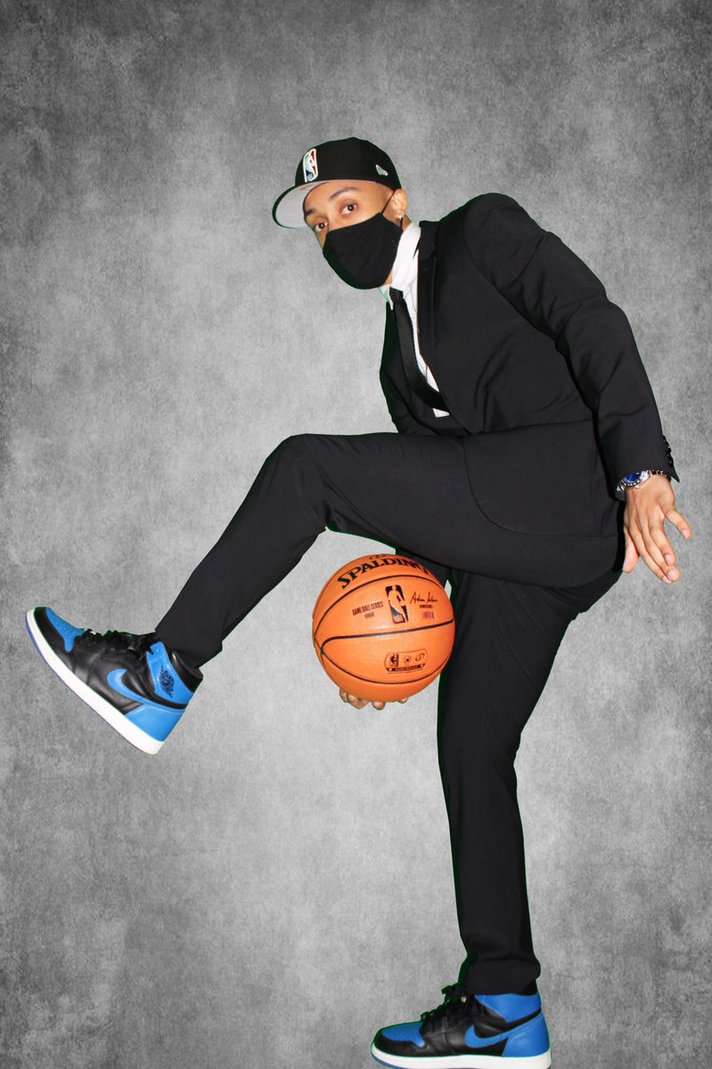 HunterPatterson's tweet photo. I used to dream of playing in the league, but God had other plans. I’m honored to begin my career with the NBA as a Broadcasting Assistant!!! Thank you to everyone who believed in me from day one. “They say dreams come true and when they do, it’s a beautiful thing!” https://t.co/UBqg4mJQGn