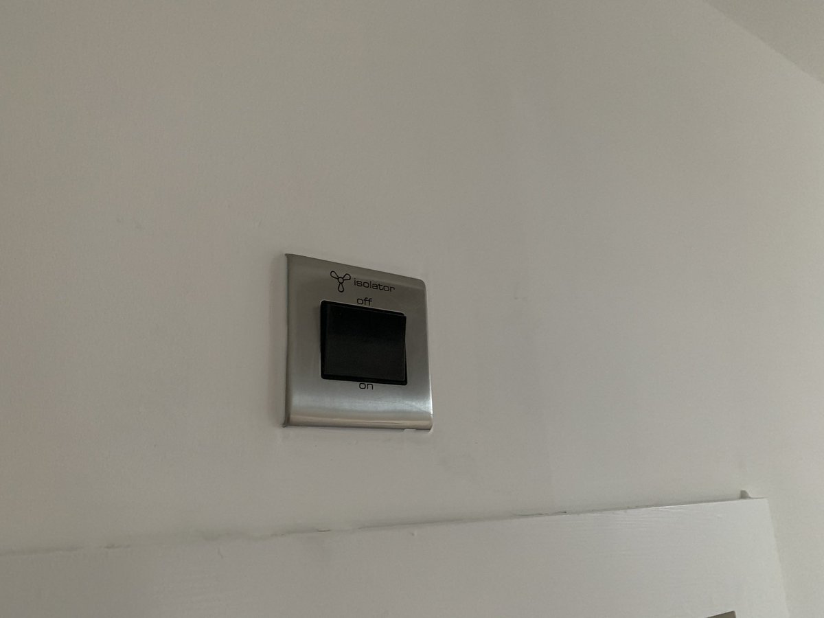 intercounty_ltd's tweet photo. Customer asked us to put up two lights and add x5 sockets into the garage and tidy around all our switches and sockets throughout the property and change X2 extractor fans + underfloor heating controls 

#electrician 
#northamptonshire
#LED
#lights
#intercounty_ltd https://t.co/sgIhXqSJmk