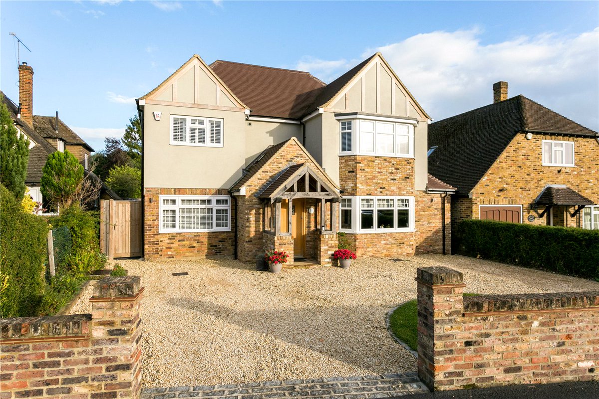 Hamptons_GX's tweet photo. #LET - this stunning 6 bed family home in #FarnhamCommon for £4500pcm #Hamptons #Lettings #Property https://t.co/o0TkqX2FUZ