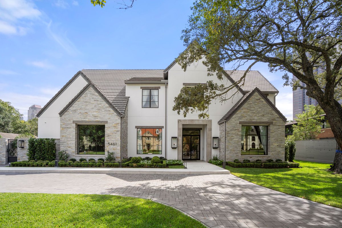 WDBHomes's tweet photo. Home Sweet Home 🏡 
Design | @designdca
Build | @winfreydesignbuild
- - - - - 
#winfreydesignbuild #designbuild #houstonhomes #luxuryhomes #houstontx #customhomes #homebuilder #residentialdesign  #homesweethome #home #sweet #project #build https://t.co/couwJ3ZAks