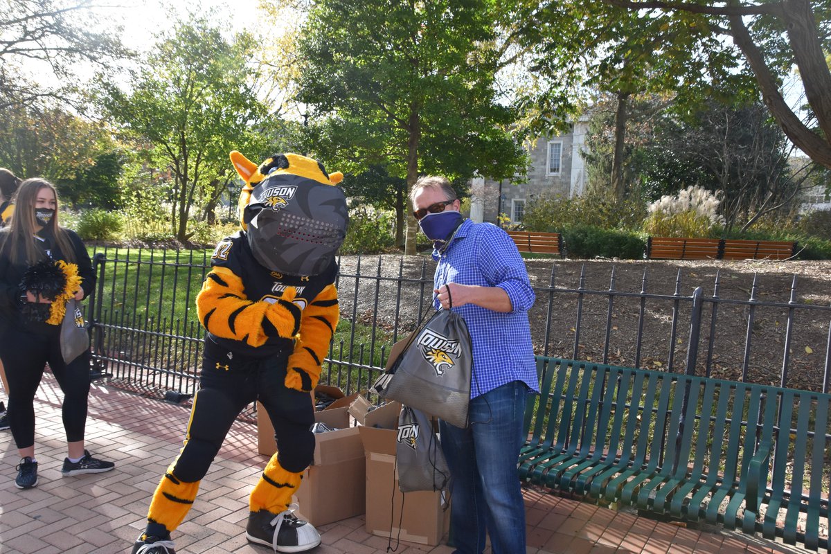 Towson Athletics tweet media