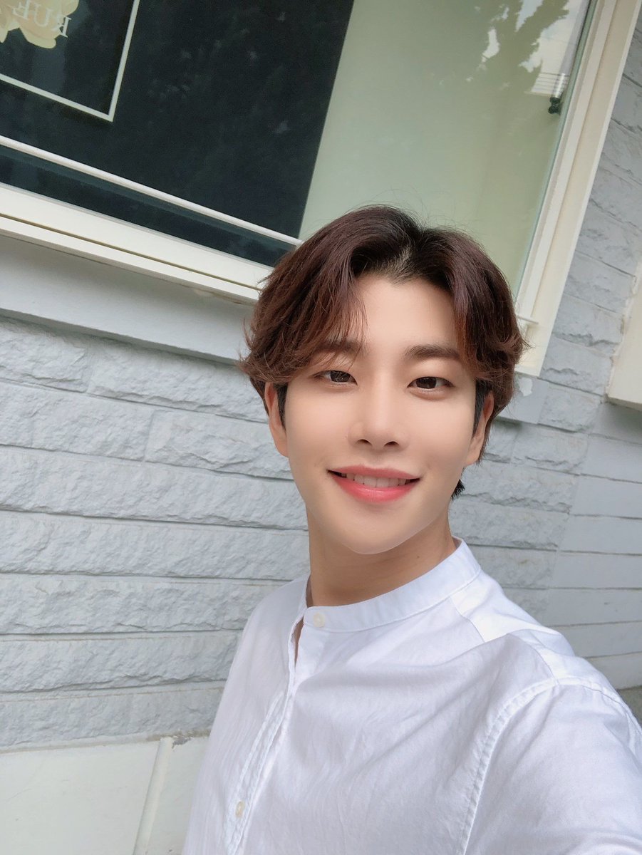 Mj as Prince Charming -elegant and stylish - dumb enough to search for a girl through her shoe size-has a nice heart