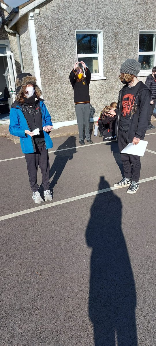 ccn_school's tweet photo. As part of the RSC Mission Starlight Global experiment TYs were on a mission to discover what material /sunscreen best protects against UV radiation today. Another great Chemistry class ☀️@ceist1 @TYUpdated https://t.co/rr6rVKgPyJ