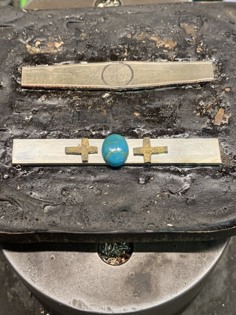 kellken2's tweet image. What y’all think of this one on the bottom with crosses and scrolling engraved? For a ring. Who’d want it?!