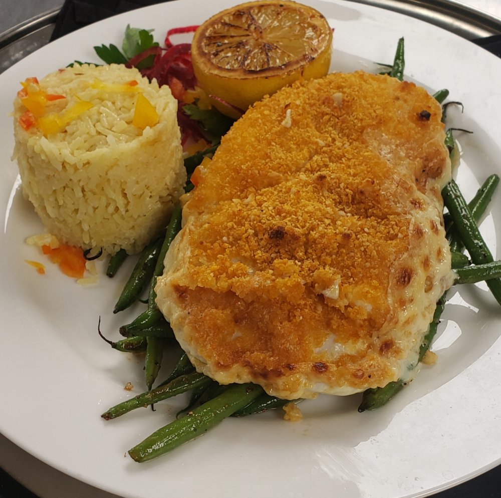 Primesteaks's tweet photo. Feel like fresh fish for dinner.  Arthur's has fish flown in 3 to 4 times a week.  Our Macadamia crusted halibut has been a favorite for years.  #primesteaks #freshfish #freshseafood #eatlocal https://t.co/IkEAhh1Haj
