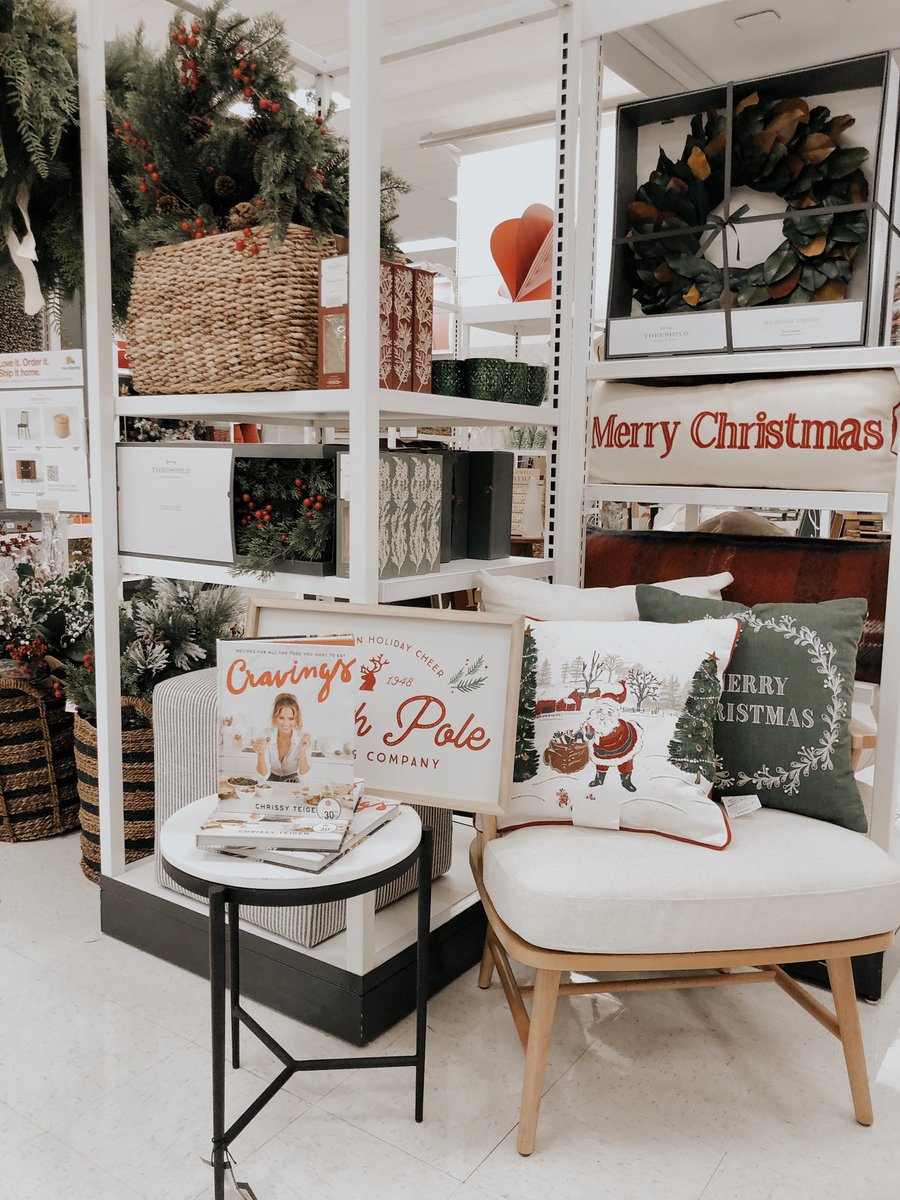 adrianinstyle's tweet photo. VM Cathy bringing the holiday joy! 🎄 Always making sure to set the scene for a cozy holiday🤩 #T2848
@Izabella121 @Cristina_Soto2 https://t.co/xUXwGy2sVw