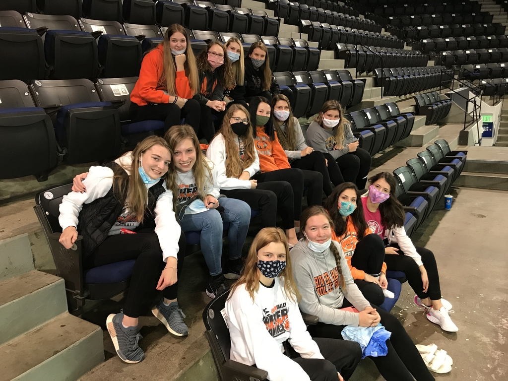 EastonValleyCSD's tweet photo. Enjoying a day at the state volleyball tourney!!! Thank you EV and Mr. Johnson for letting us go!!! https://t.co/r0gmlMy6EJ
