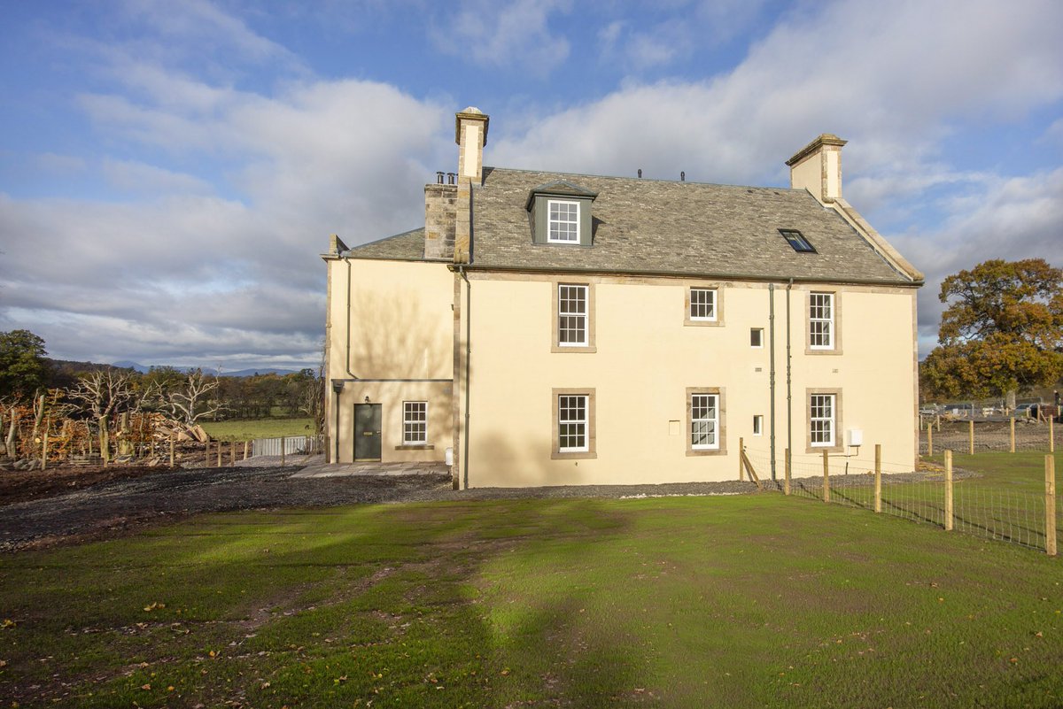 MikeDowPhoto's tweet image. We were delighted to photograph Gartur Estate, Touch Road, Cambusbarron which was developed by @JuniperProjects &amp;amp; brought to the market by @TruscottProp 

This unique restoration project provides an incredible opportunity to own a stylish, modern home in a rural community.