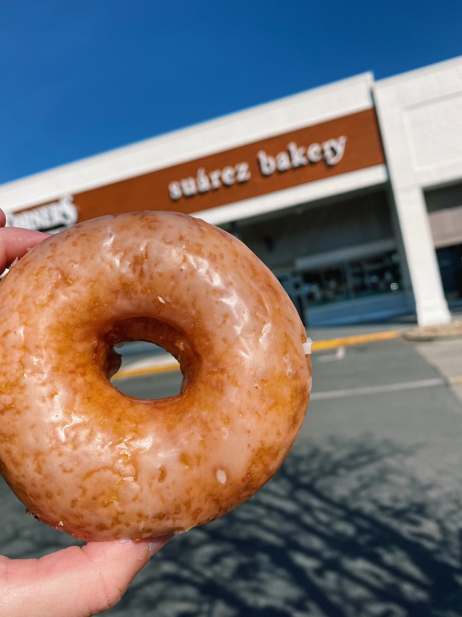It's #NationalDoughnutDay which means a stop at one of our favorite local bakeries! Dough-not worry because <a href="/suarezbakery/">Suárez Bakery</a> can cover your deepest doughnut desires🍩
